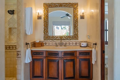 Luxury Villa Photo #38