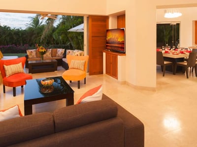 Luxury Villa Photo #10