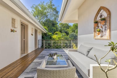 Tortuga B55 – Lush Tropical Garden