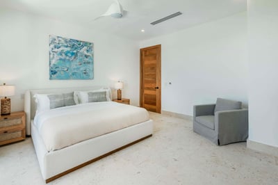 Luxury Villa Photo #34