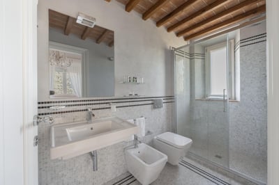 Luxury Villa Photo #37
