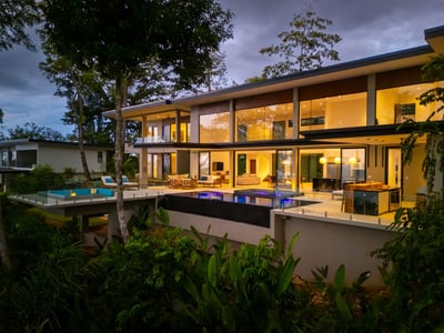 Luxury Villa Photo #4