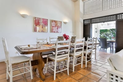 Luxury Villa Photo #15