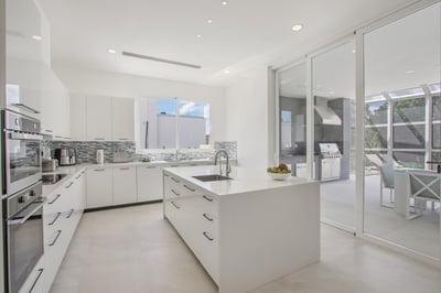 Luxury Villa Photo #30
