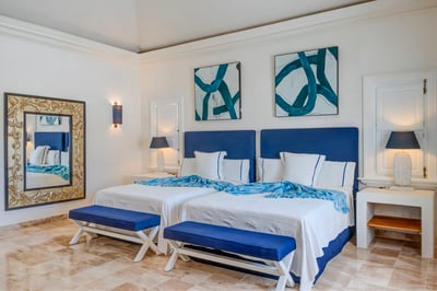 Luxury Villa Photo #19