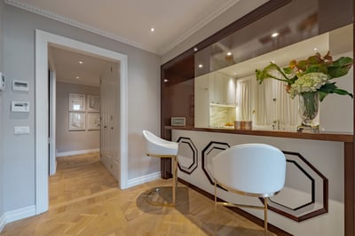 Luxury Villa Photo #4