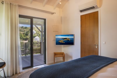 Bedroom 3: King size bed, air conditioning, ceiling fan, HD-TV with Dish Network, mini-bar, safe, de