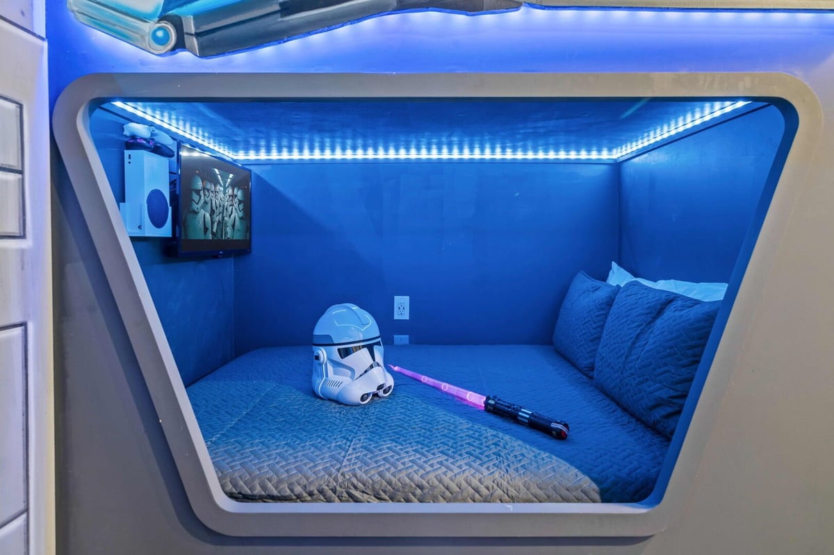 Adventure Galaxy Lodge