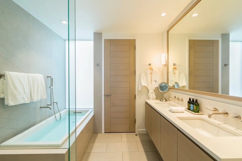 Oceanfront Pool Studio