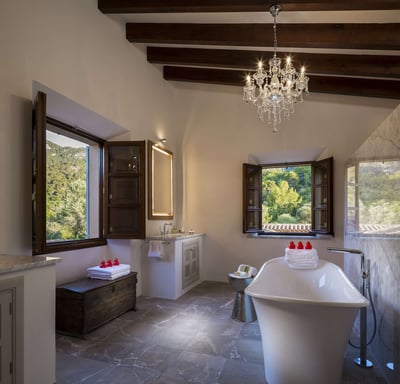 Luxury Villa Photo #17