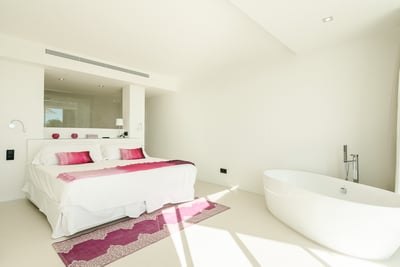 Luxury Villa Photo #27