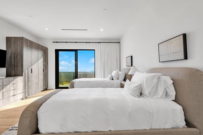 Luxury Villa Photo #43