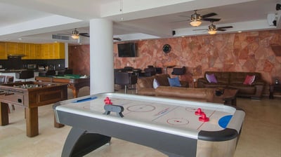 Luxury Villa Photo #22
