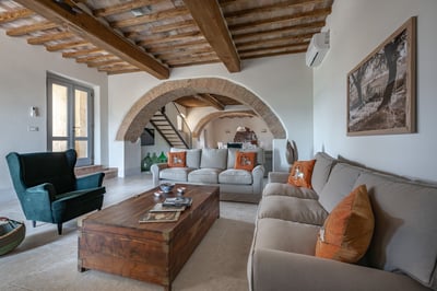 Luxury Villa Photo #6