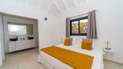 Luxury Villa Photo #45