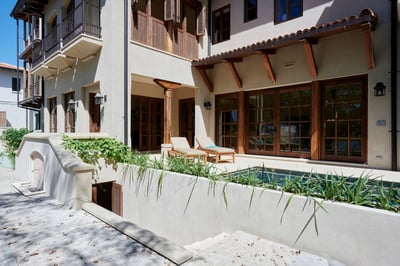 Luxury Villa Photo #3