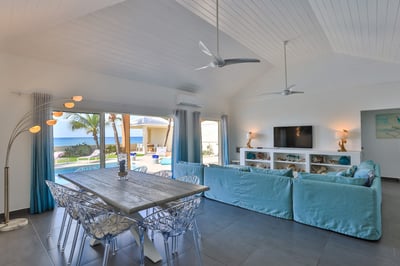 Luxury Villa Photo #22