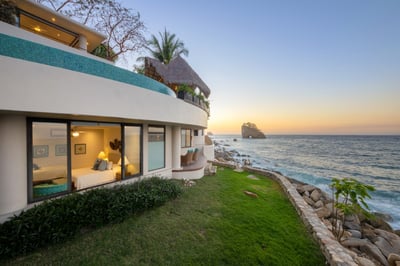 Luxury Villa Photo #51