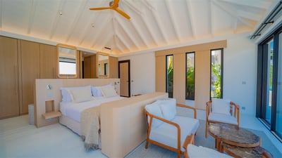 Luxury Villa Photo #34