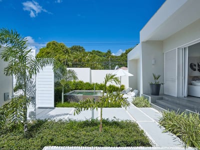 Luxury Villa Photo #3