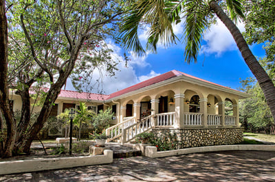 Luxury Villa Photo #6