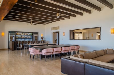Luxury Villa Photo #11