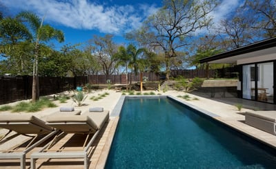 Luxury Villa Photo #4