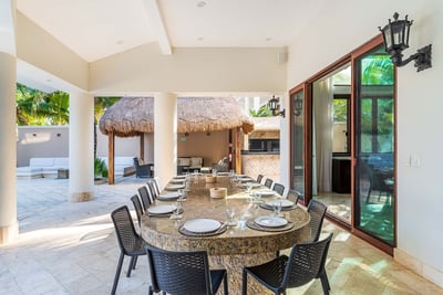Luxury Villa Photo #12