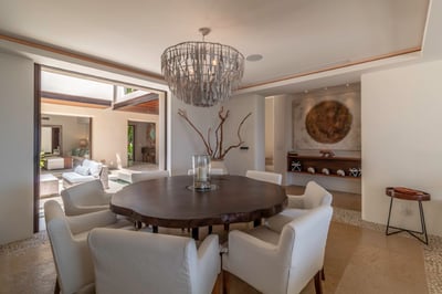 Luxury Villa Photo #19