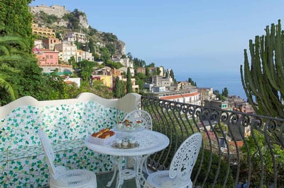 Luxury Villa Photo #6