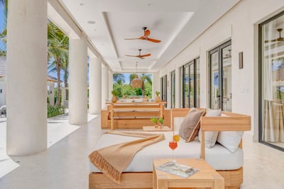 Luxury Villa Photo #8