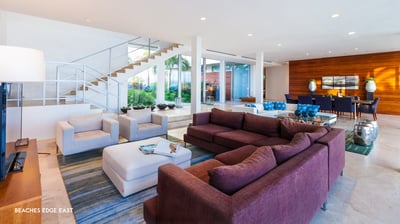 Luxury Villa Photo #17