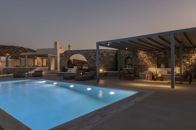 Luxury Villa Photo #4