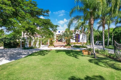 Luxury Villa Photo #55