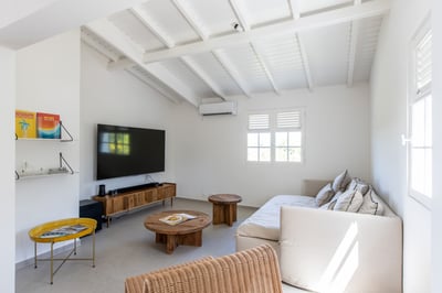 Luxury Villa Photo #18