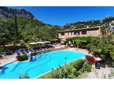 Luxury Villa Photo #3