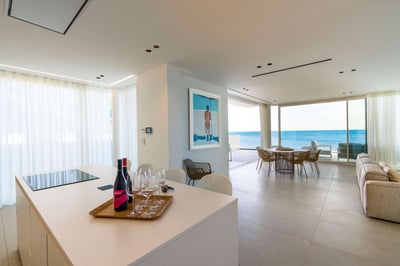 Luxury Villa Photo #26