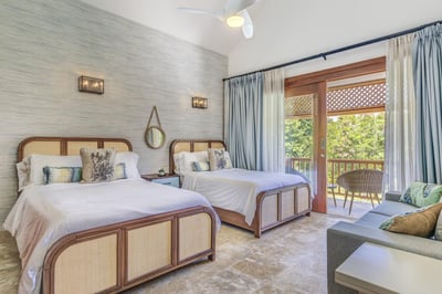 Luxury Villa Photo #14