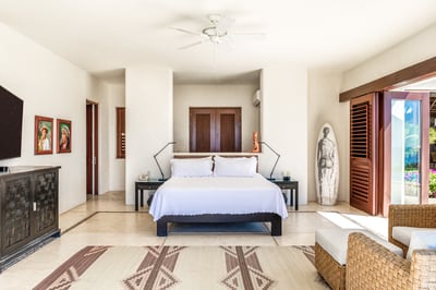 Luxury Villa Photo #25