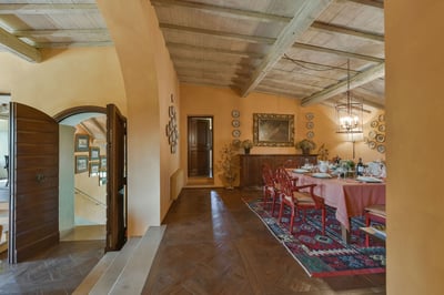 Luxury Villa Photo #12
