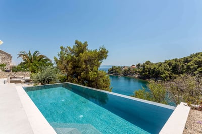 Luxury Villa Photo #7