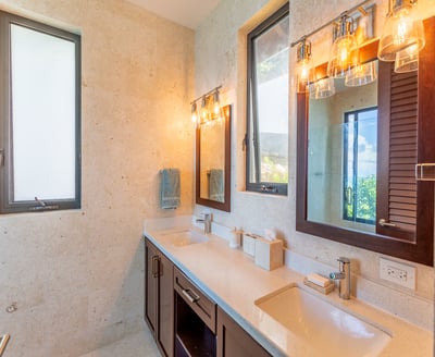 Luxury Villa Photo #42
