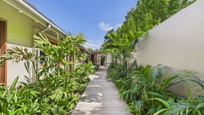 Luxury Villa Photo #6