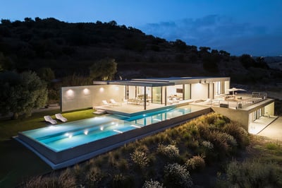 Luxury Villa Photo #3