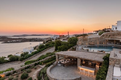 Luxury Villa Photo #4