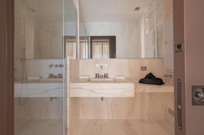 Luxury Villa Photo #5