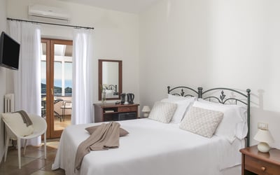 Luxury Villa Photo #18
