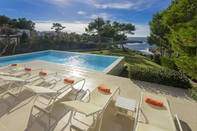 Luxury Villa Photo #3