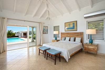 Luxury Villa Photo #32