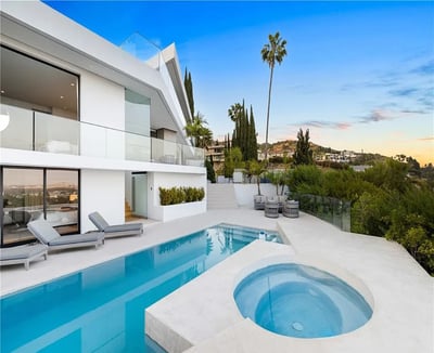 Luxury Villa Photo #2